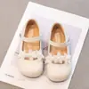 Zapatos de Princesa para Niñas 2026 Nuevo Modelo de Primavera Zapatos de Cuero Blanco para Bebés con Faldas Zapatos Individuales Suaves para Niños para Primavera y Otoño