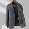 Nuevo traje casual de lana de doble cara para hombre de otoño e invierno con forro de plumón desmontable y chaqueta de lana de un solo botón