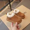 Botas de nieve de estilo retro para niñas, nueva colección otoño/invierno 2026, zapatos de algodón modernos y versátiles para niños, con forro de felpa añadido para mayor calidez