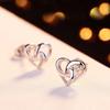 Pendientes Pequeños Estilo Coreano para Estudiantes, Pendientes Simples y Elegantes, Colgantes para Orejas con Forma de Corazón y Trébol de Cuatro Hojas, Accesorios para Orejas Compactos y Modernos