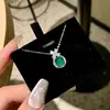 Collar para mujer con colgante bañado en plata con figura de Buda de calcedonia blanco hielo, diseños de hoja y calabaza, ágata y jade de Maitreya
