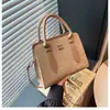 Bolsa de Mão Retro de Nicho de Alta Qualidade para Mulheres, Nova Tendência Europeia e Americana Versátil Bolsa de Ombro Transversal Tote