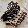 Meias Listradas Melard Femininas de Cano Médio Atacado Tendência de Cano Alto Moda Versátil Outono e Inverno Meia de Cano Médio Slouch
