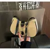 Bolsa de Ombro Versátil e na Moda 2026 com Design Criativo, Detalhes de Pérolas e Bolsa Única para Usar sob o Braço para Mulheres