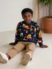 Sudadera Nueva de Otoño para Niños 26, Moda Estilo Europeo y Americano con Estampado de Coche, Jersey de Cuello Redondo para Niños Pequeños, Dropshipping Disponible