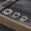 Aretes de Plata S925 para Mujer, Lujo Accesible, Aretes de Alta Gama, Aretes Simples de Nicho para el Cartílago, Anillos Lisos, Aretes Ins, Venta al por Mayor de Joyería