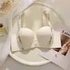 Sujetador de media copa con forma de corazón transfronterizo del sudeste asiático para bustos pequeños, diseñado para realzar el escote, brindar soporte y prevenir la flacidez, sin varillas