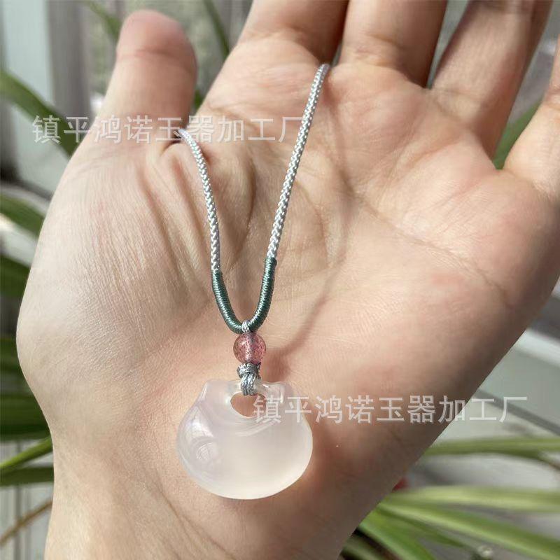 玉髓吊坠