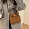 Bolso de Mano de Alta Gama Transfronterizo para Mujer Otoño e Invierno 2026 Nueva Moda Versátil Bolso de Hombro Cruzado Bolso Cubo Retro