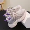 Otoño 2026 Nuevas Llegadas Zapatos de Papá para Niñas Marca de Moda Sensación de Alta Gama Malla Transpirable Suela Gruesa para Niños Ligeros Deportivos Zapatos de Moda