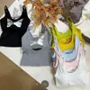 Camisole de Algodão Canelado Costas Nuas Cruzadas com Bojos de Látex Fixos, Regata Interna Justa e Valorizadora