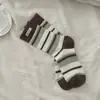Meias Femininas para Primavera e Outono, Meias de Cano Médio Estilo Miu Tendência, Meias Casuais Color Block de Listras Finas, Meias Listradas Retrô