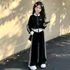 Conjunto Esportivo Duas Peças para Crianças Maiores: Moletom Color Block com Gola Alta e Calça Wide Leg, Novo Estilo Coreano para Primavera e Outono, Roupa Casual da Moda