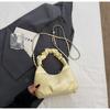 Bolsa Feminina Transfronteiriça 2025 Nova Bolsa Dumpling Transversal de Ombro Único Moderna Versão Coreana Bolsa de Mão Bolsa Transversal Elegante e Sofisticada