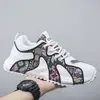 Zapatos Europeos para Hombre, Tenis con Estampado Novedoso de Primavera, Zapatos de Padre Gruesos para Aumentar la Altura, Deportivos Casuales de Primavera y Verano