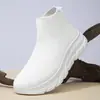 Nuevos zapatos de hombre para verano, zapatillas slip-on de punto fly transpirables, zapatos calcetín negros ligeros, zapatillas de correr de malla casual para hombre