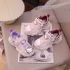 Sapatos de menina, tênis robustos estilo princesa, nova coleção outono 2026, tênis esportivos infantis com tema de gato, tênis de corrida para meninas, tênis brancos