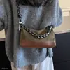 Versátil para el día a día gamuza terciopelo retro nuevo estilo bolso cruzado de moda un solo hombro 2026 bolso de mano para mujer simple otoño invierno