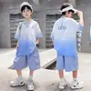 Roupa de Verão para Meninos 2026 Nova Roupa Esportiva de Verão para Crianças Maiores e Meninos, Manga Curta, Estilosa e Moderna