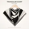 Bufanda Triangular de Punto a Cuadros Blanco y Negro Nueva para Otoño e Invierno con Hebilla Magnética, Bola Dorada Pequeña, Chal Protector de Cuello de Alta Gama