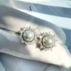 Brincos de Pérola Zircônia Agulha de Prata S999 Modernos Versáteis Tendência Girassol Zircônia Microincrustada Pérola de Concha Brincos de Alta Qualidade