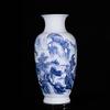 Venta al por mayor de fábrica Jarrón de cerámica Jingdezhen azul y blanco figura pastel Adornos para jarrones adornos de cerámica para el hogar manualidades de cerámica