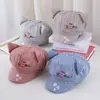 Chapéu Boina Xadrez com Orelhas de Gato Bordadas Fofo para Mulheres, Chapéu Octogonal Fresco Versátil para Primavera e Verão Que Faz o Rosto Parecer Menor, Moderno