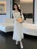 Nuevo Vestido Blanco de Cuadrado para Mujer Otoño e Invierno 2025 Elegante Falso Dos Piezas Lana Empalmada Chifón Plisado Falda Larga