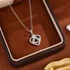 Colar Pingente de Cobre Micro-Incustado de Luxo Leve para Mulheres, Corrente para Clavícula de Aço Titânio Não Desbota, Joia de Pingente Totalmente Diamantada Versátil e da Moda Atacado
