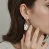 Aretes de Perlas de Agua Dulce Naturales con Exquisito y Sencillo Diseño de Hoja, Estilo Cola de Pez, Ganchos para Oreja de Perla Locke, Venta al por Mayor y Dropshipping