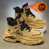 Zapatos de invierno para hombre de caña alta, nuevo estilo 2025, forrados de felpa, cálidos y acolchados de algodón, zapatillas deportivas tipo "dad shoes", botas de nieve para exteriores para el noreste de China