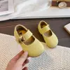 Sapatos casuais estilo coreano para meninas com velcro, novos sapatos Mary Jane trançados estilo floresta para primavera e outono, com sola macia de couro