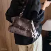 Bolso casual de cuero suave de gran capacidad para mujer, nuevo bolso tote para el hombro, bolso de hombro versátil, moda 2026 de lunares