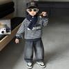 Conjunto de tres piezas de mezclilla a rayas para niños en invierno, Conjunto de sudadera de forro polar para niños en invierno, Ropa elegante para niños pequeños
