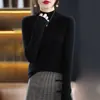 Blusa feminina de gola alta com estampa transfronteiriça, modelagem slim, ideal para outono e inverno. Novo estilo internacional, com forro interno de tricô e mangas compridas.