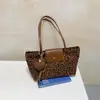 Bolso de Hombro de Ante Retro Coreano con Solapa para Debajo del Brazo para Mujer, Nuevo Otoño, Gran Capacidad, Versátil, Elegante