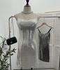Vestido de tirantes brillante y sexy europeo y americano de tiro real, falda ajustada a la cadera para niña pequeña y sexy 1387