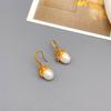 Pendientes de perlas de agua dulce barrocas con diseño original, estilo retro, elegantes, con encaje hueco y flores, joyería sencilla para las orejas.