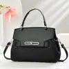 Bolsa Clássica com Costura Simples e Fashion para Mulheres, Bolsa Transversal de Alta Qualidade com Fecho Clássico Tendência