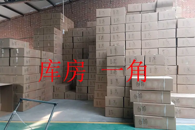 库房一角750