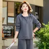 Roupa da Mamãe 2026 Outono Conjunto de Duas Peças com Moletom com Capuz para Mulheres, Terno Esportivo Casual da Moda para Mulheres de Meia-Idade e Idosas, Estiloso