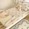 Sábana bajera de algodón puro pieza única 2026 modelo nuevo funda de cama 100% algodón juego de tres piezas dormitorio de estudiante protector de colchón individual