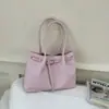 Bolso de mano tejido súper popular para mujer 2026 Nueva moda Bolso de hombro versátil de gran capacidad para el trabajo de verano
