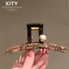 Estilo Lujo Ligero, Elegante Pinza de Tiburón Grande de Perlas, Versátil para Cabello Grueso, Pinza para el Cabello de Cobertura Completa, Accesorio Exquisito, Adorno para el Cabello