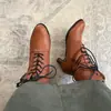 Botas de Mujer de Punta Fina con Cordones y Tacón Medio, Estilo Europeo y Americano Nuevo Otoño/Invierno 2026, Botines de Tacón de Copa de Vino, Botas de Cuero Versátiles de Moda