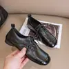 Sapatos Femininos Loafers Flats de Cadarço Renda Preta Nicho Outono 2026 Novos Pares de Fundo Plano Combinam Bem com Saias Estilo Britânico Sapatos Pequenos de Couro