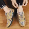 Quatro Estações Nova Moda Masculina Estampada Sola Reta Aumenta Altura Estilo Europeu Tendência Viagem Esportes Sapatos Casuais para Homens Atacado