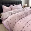 Juego de ropa de cama de cuatro piezas de leche de alto gramaje, juego de funda de edredón cálida de doble cara de coral con pompón para invierno.