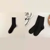 Meias Zhuji, Meias de Cano Médio com Costura Antiodor para Todas as Estações, Finas de Cor Sólida Anti-Pilling Versáteis para Homens de Negócios Venda por Atacado