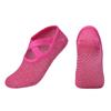 Venta al por mayor de fábrica de calcetines de yoga con tiras cruzadas, calcetines de baile antideslizantes profesionales de silicona plateada, calcetines de baile antideslizantes para adultos